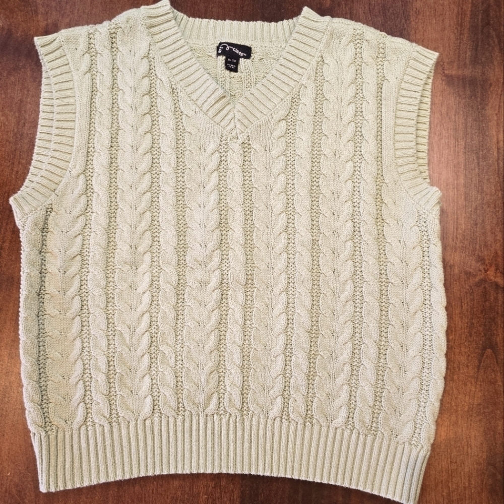 Cable Knit Sweater Vest - Light Green